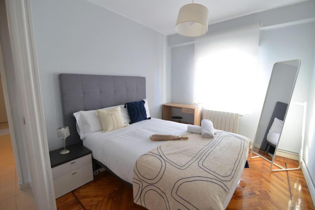El Apartamento De San Manolo By Just Room Santander Ngoại thất bức ảnh